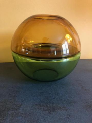 Decoratieve theelichthouder in glas beschikbaar voor biedingen