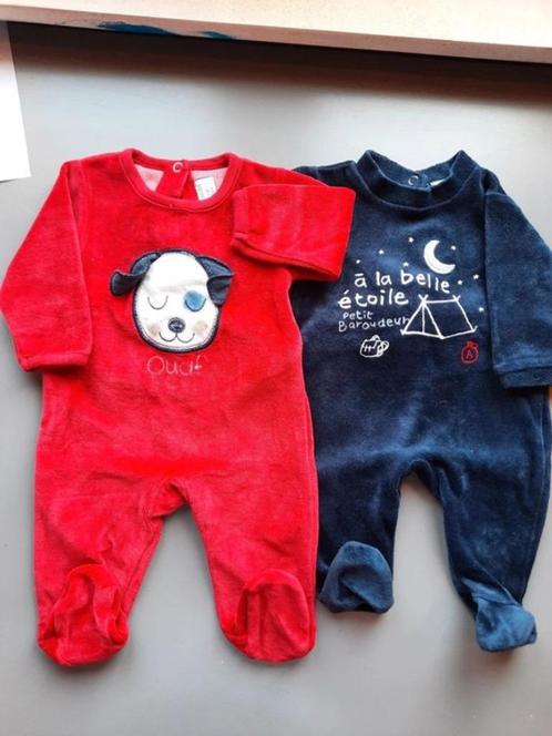 Set van 2 Absorba gemengde pyjama's van 1 maand of 53 cm, Kinderen en Baby's, Babykleding | Maat 56, Zo goed als nieuw, Jongetje of Meisje