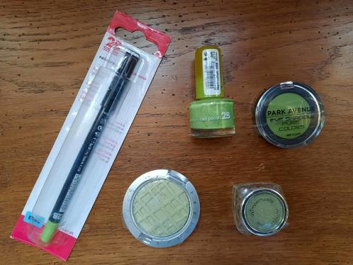Fards / ombres à paupières + eyeliner + vernis / vert, Handtassen en Accessoires, Uiterlijk | Cosmetica en Make-up, Nieuw, Make-up