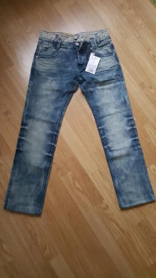 Fantastische nieuwe jeans van Desiqual heel speciaal model, Vêtements | Hommes, Jeans, Neuf, W32 (confection 46) ou plus petit