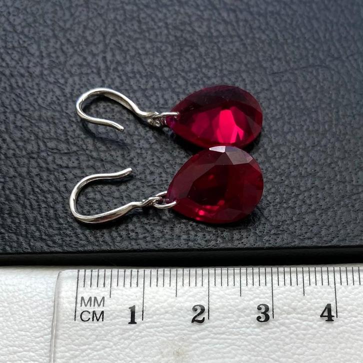 Boucles d'oreilles en argent rubis 925, Bijoux, Sacs & Beauté, Boucles d'oreilles, Comme neuf, Pendantes, Argent, Rouge, Avec pierre précieuse