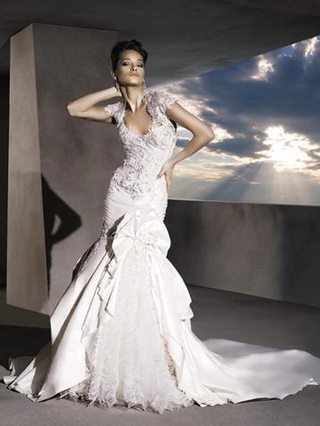 Nieuwe bruidsjurk - Merk Demetrios - maat 38/40 beschikbaar voor biedingen