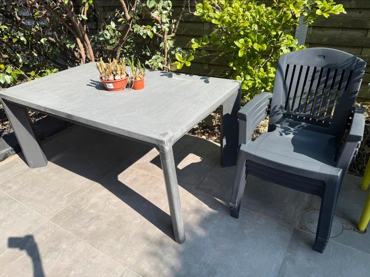 4 Tuinstoelen Hartmann en tuintafel, Tuin en Terras, Tuinstoelen, Gebruikt, Kunststof, Stapelbaar, Ophalen