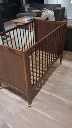 Babybed antiek rustiek, Ophalen of Verzenden, Zo goed als nieuw, Wieltjes