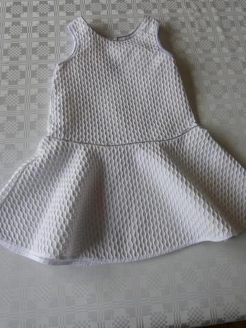 kinderkleedje beschikbaar voor biedingen