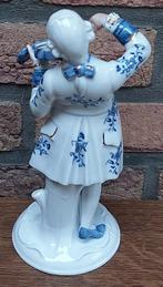 Figurines porcelaine - Femme à la harpe et Homme au violon, Enlèvement