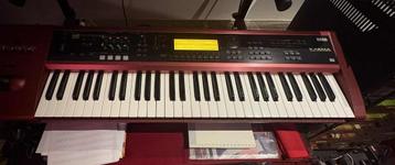 synthétiseur KORG  vintage beschikbaar voor biedingen