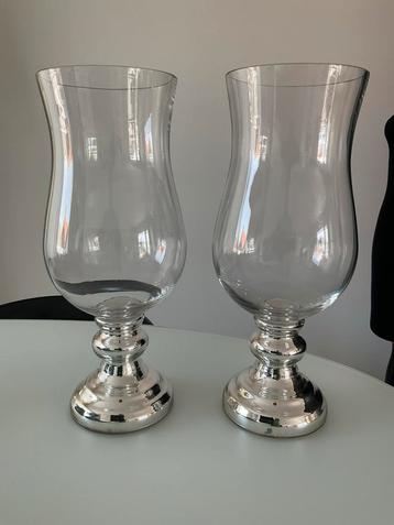 2 windglazen beschikbaar voor biedingen