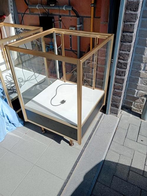 2x vitrinekast winkel kwaliteit, Huis en Inrichting, Kasten | Vitrinekasten, Zo goed als nieuw, Ophalen