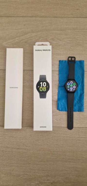 Galaxy Watcht 5 LTE 4G-model 44mm beschikbaar voor biedingen