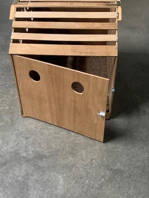 Bench voor hond of kat, Dieren en Toebehoren, Transportboxen, Gebruikt, Ophalen