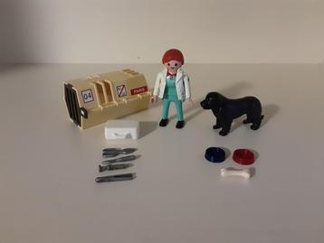 PLaymobil dierenarts met hond en transportbox - compleet beschikbaar voor biedingen