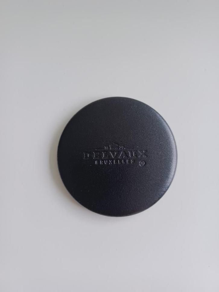 DELVAUX Zwarte ronde spiegel met logo, Handtassen en Accessoires, Tassen | Damestassen, Zwart, Verzenden
