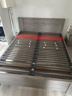 Bedframe en 2 gratis nachtkastjes, Huis en Inrichting, Slaapkamer | Bedden, Ophalen, Zo goed als nieuw
