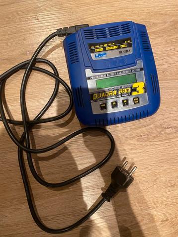 3 rc oplader en allerij kabeltjes. beschikbaar voor biedingen