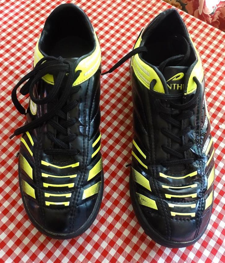 chaussure foot salle, pointure 39, de marque Panther,, Sport en Fitness, Voetbal, Gebruikt, Schoenen, Ophalen