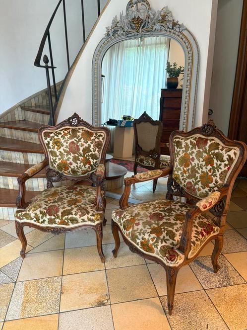 Antieke fauteuils in Louis XV-stijl — gesneden hout en stof, Antiek en Kunst, Antiek | Meubels | Stoelen en Sofa's, Ophalen