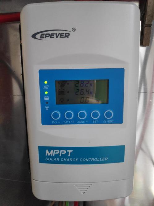 Epever 30A MPPT zonnepaneel batterijlader met DC uitgang, Bricolage & Construction, Panneaux solaires & Accessoires, Comme neuf