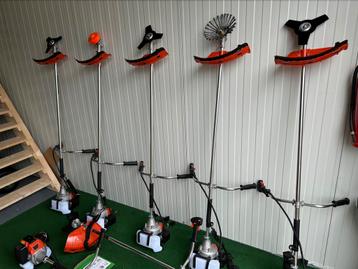 Nieuwe 55cc benzine bosmaaier met wisselbare messen beschikbaar voor biedingen