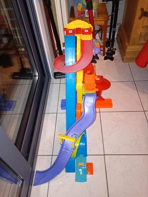 Autobaan V tech, toet toet auto's, met 8 auto's, goede staat, Kinderen en Baby's, Speelgoed | Vtech, Gebruikt, Ophalen of Verzenden