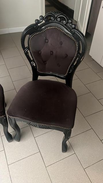 eetstoelen beschikbaar voor biedingen