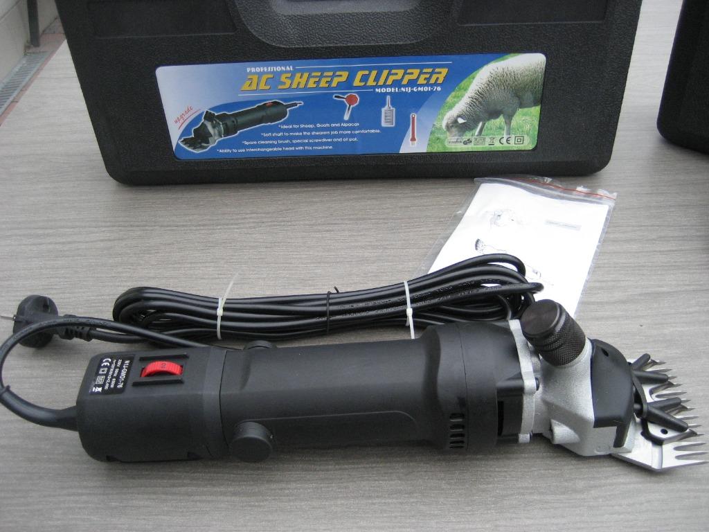 nieuwe  melkmachientjes en nieuwe veescheerapparaten