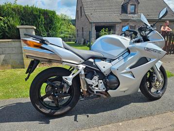 Vfr 800 VTEC beschikbaar voor biedingen