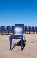 Set de 16 pièces - Vitra Louis 20 - chaises design violettes, Maison & Meubles, Chaises, Comme neuf, Post modern, Cinq, Six Chaises ou plus