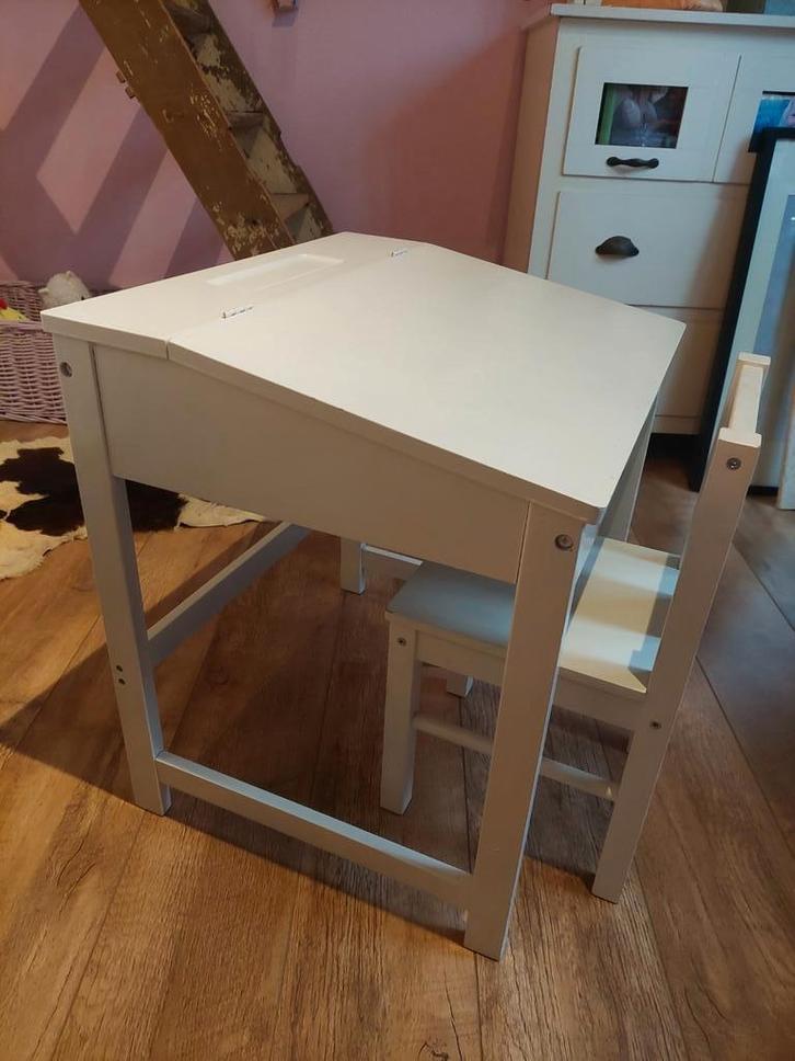 Bureau en bois blanc avec chaise, Maison & Meubles, Bureaux, Enlèvement