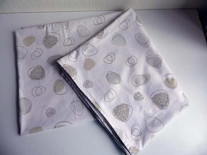 Lot Diverse Tafellakens: €.5,00 p/st., Huis en Inrichting, Tafelkleden, Nieuw, Rechthoek, Binnen, Ophalen