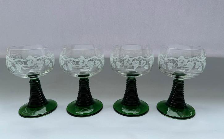 Vintage Green Stem Wine Glasses, Verzamelen, Poppenhuizen en Toebehoren, Zo goed als nieuw, Ophalen of Verzenden