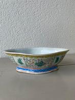 Antiek Chinees porseleinen schaal ( Afm: 19 x 9 x 13.5 cm ), Ophalen