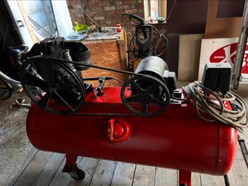 COMPRESSOR, Enlèvement, Utilisé, 100 litres ou plus, 200 à 400 litres/min