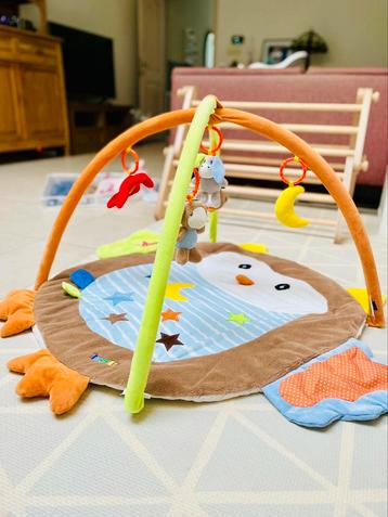 Tapis d'activité pour bébé  disponible aux enchères