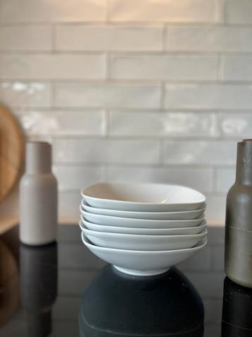 Ikea Värdera diepe borden servies beschikbaar voor biedingen