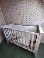 Lichtgrijs babybed Troll met Aerosleep matras, Kinderen en Baby's, Babywiegjes en Ledikanten, Ophalen, Zo goed als nieuw, Ledikant