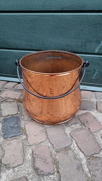 koperen cashpot beschikbaar voor biedingen