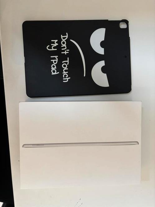 Ipad 8e Generatie 2020 model 32GB WI-Fi met hoesje, Doe-het-zelf en Bouw, Platen en Panelen, Zo goed als nieuw, Ophalen