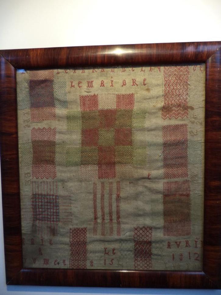 1812 merklap antiek borduurwerk ABC-daire kruisjes & letters, Antiek en Kunst, Antiek | Kleding en Textiel, Ophalen