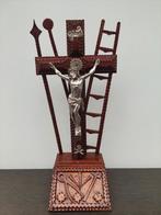 Crucifix ancien en bois, art folklorique, art clochard, scul, Enlèvement
