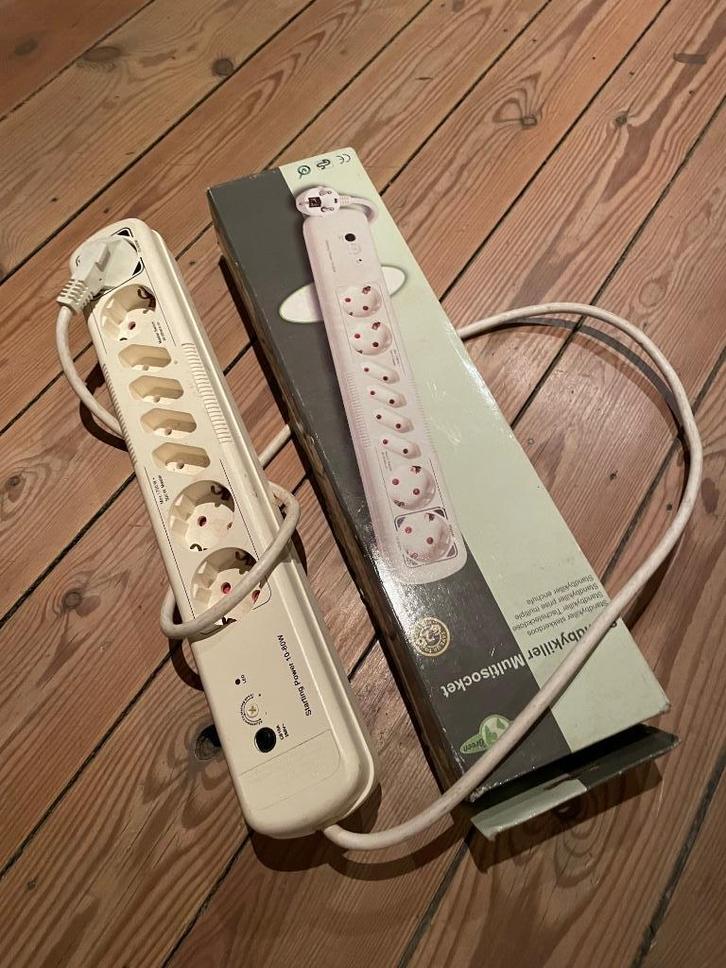 verdeelstekkers met overspanningsbeveiliging, Doe-het-zelf en Bouw, Elektriciteit en Kabels, Zo goed als nieuw, Stekker, Ophalen