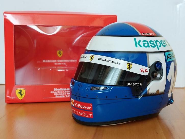 Casque Charles Leclerc Ferrari F1 GP de Monaco 2021 1:2, Collections, Marques automobiles, Motos & Formules 1, Neuf, ForTwo, Envoi