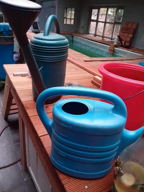 Paar tuinkannen van 15 en 5 liter, Tuin en Terras, Gieters, Gebruikt, Kunststof, Ophalen of Verzenden