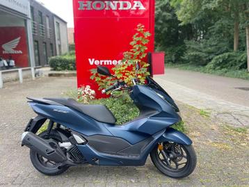 Honda PCX125 disponible aux enchères