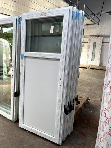 Destockage De Portes En Pvc Blanc à 50% Moins Chère disponible aux enchères