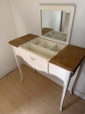 Kaptafel vintage beschikbaar voor biedingen