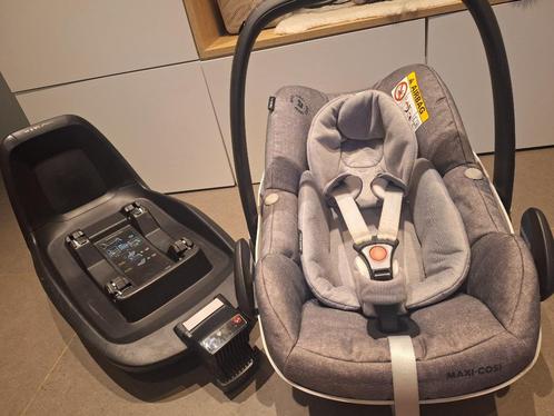 Maxicosi pebble met regenhoes, hoes en familyfix one i-size, Kinderen en Baby's, Autostoeltjes, Zo goed als nieuw, Maxi-Cosi, 0 t/m 13 kg