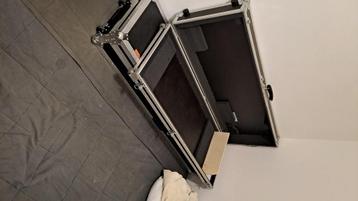Flightcase keyboard 69, 73 of 76 keys beschikbaar voor biedingen