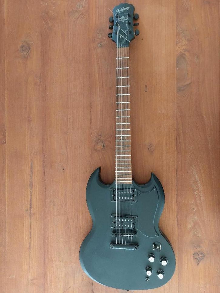 Epiphone Gothic SG XII Matte Black + Ritter Gigbag, Musique & Instruments, Instruments à corde | Guitares | Électriques, Comme neuf
