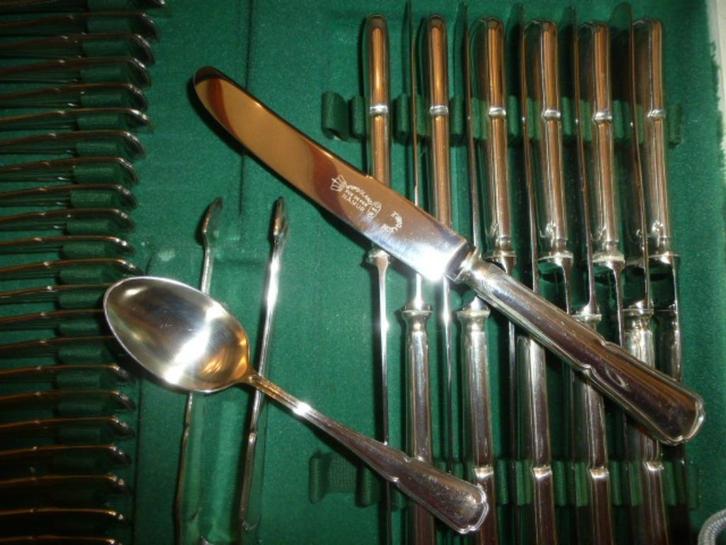 Couverts de table, Huis en Inrichting, Keuken | Bestek, Zo goed als nieuw, Bestekset, Overige materialen, Ophalen